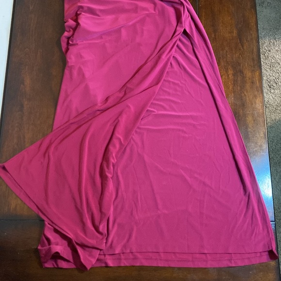 Lauren by Ralph Lauren Evening One Shoulder Dress - Magenta Size 8 - Picture 11 of 13
